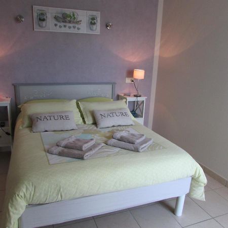 Neuvy-en-Mauges Chambre D'Hotes La Basse Gougeonniere מראה חיצוני תמונה
