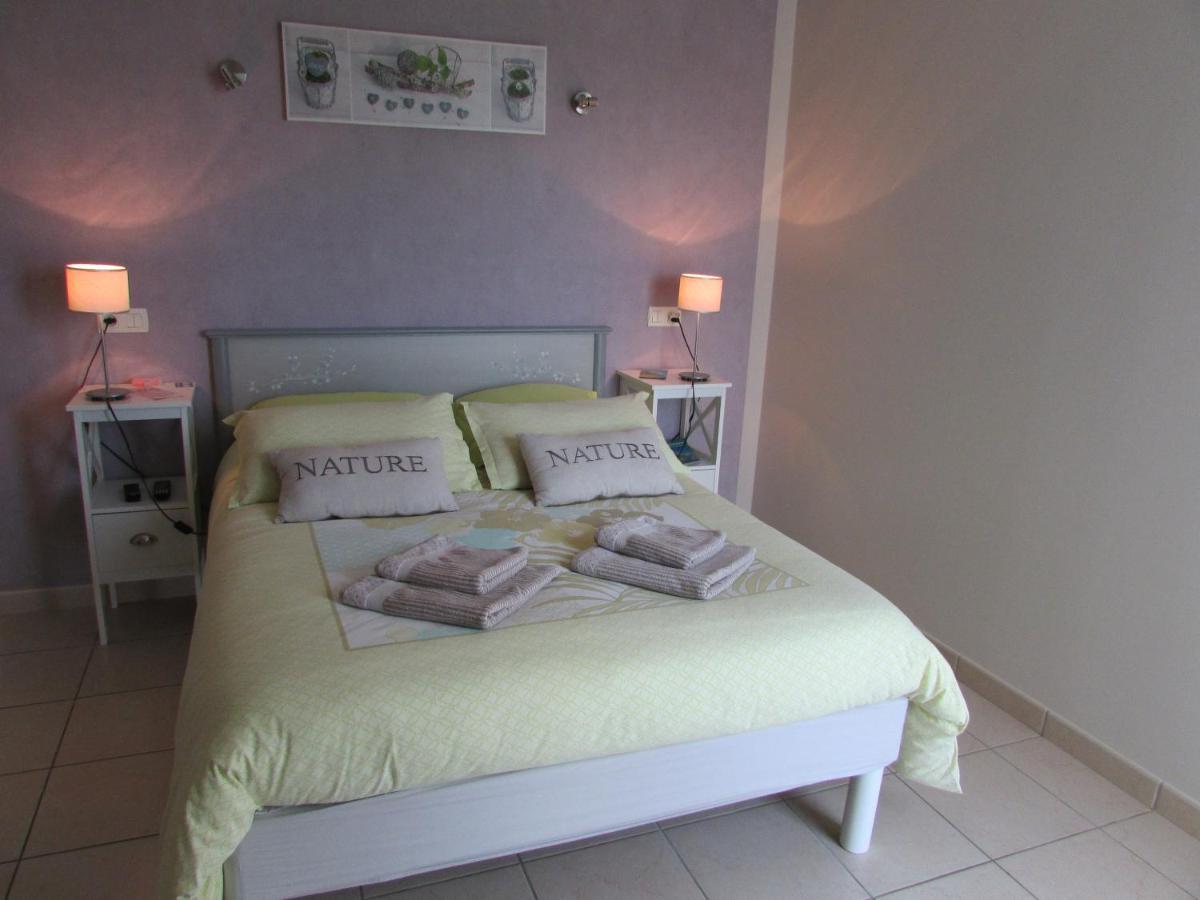 Neuvy-en-Mauges Chambre D'Hotes La Basse Gougeonniere מראה חיצוני תמונה